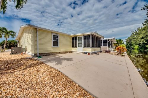 7196 Drum Dr, Saint James City FL  33956-2726 exterior