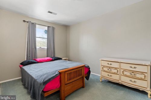 9 Conley Ln, Etters PA  17319-9015 exterior