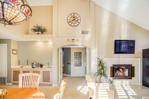 2082 Stonefield Ln, Santa Rosa CA  95403-0951 exterior