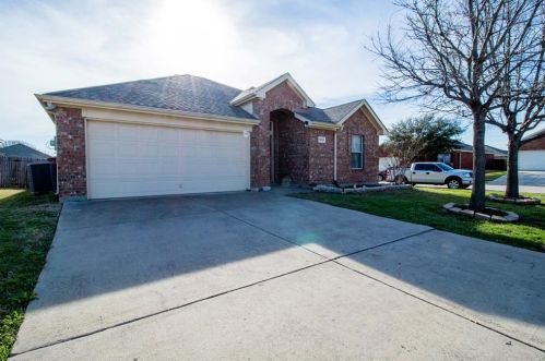 1045 Aaron Dr, Burleson TX  76028-8166 exterior