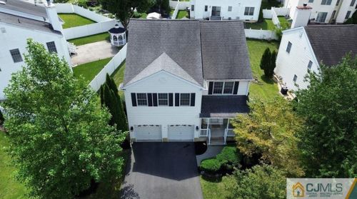 15 Southerland Dr, East Brunswick, NJ 08816-2046