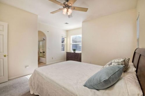 6124 Citracado Cir, Carlsbad CA  92009-2284 exterior