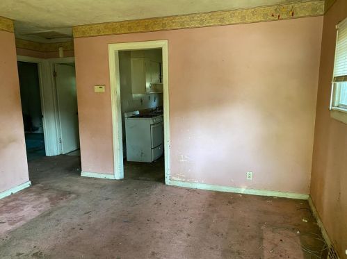 2765 Howard St, Gary, IN 46405-2034