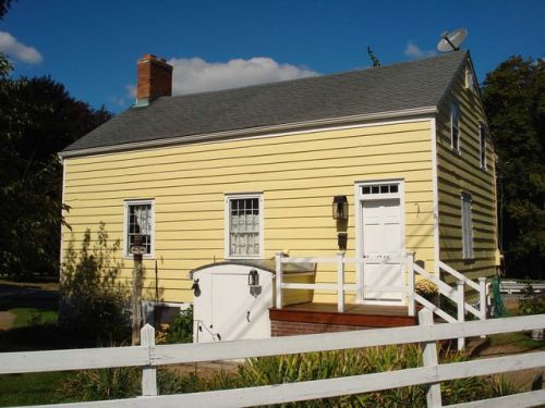 1245 Hopewell Ave, Fishkill, NY 12524-1314