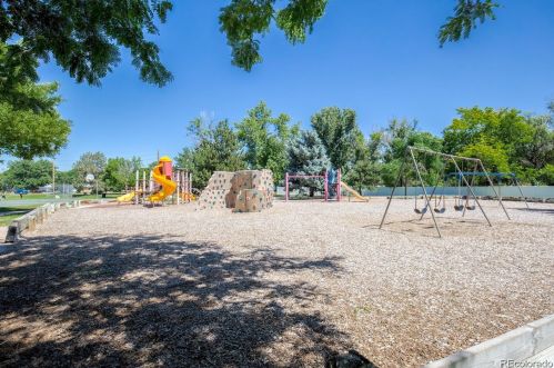 3076 Pearl St, Englewood CO 80113-2709 exterior