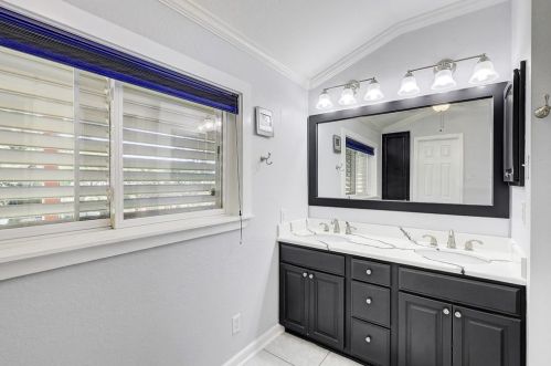 2801 Dominique Dr, Galveston TX 77551-1570 exterior