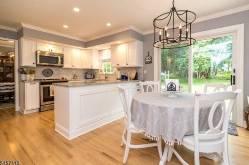 6 Cheryle Way, Annandale NJ  08801-3416 exterior