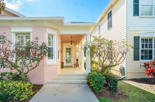 114 Poinciana Dr, Jupiter FL  33458-2830 exterior