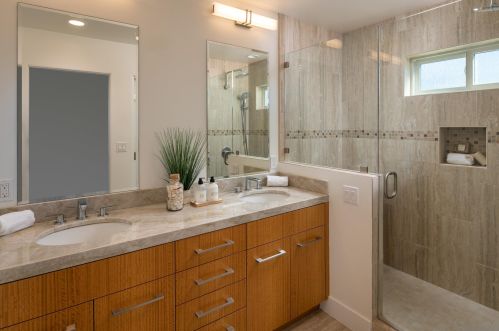 3535 Riviera Dr, San Diego CA 92109-6641 exterior