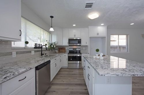 9808 Cardinal St, Morgans Point, TX 77571-2508