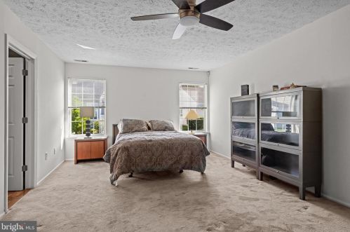 611 Cascade Dr, Mount Laurel NJ 08054-4928 exterior