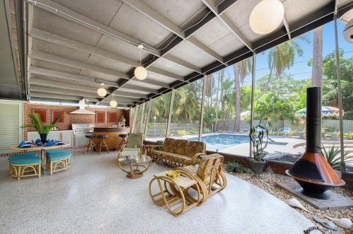 4610 Cypress Way, Saint Petersburg FL  33705-4526 exterior