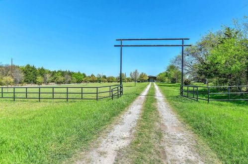 2650 Fm 120, Pottsboro, TX 75076-7487