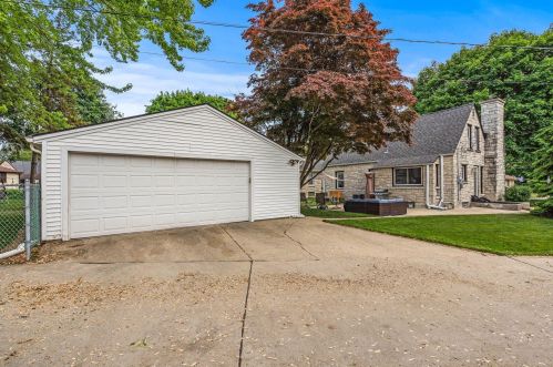 2854 Lefeber Ave, Milwaukee WI 53210-1142 exterior