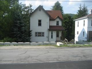 787 Main St, Susquehanna, PA 18847-1221