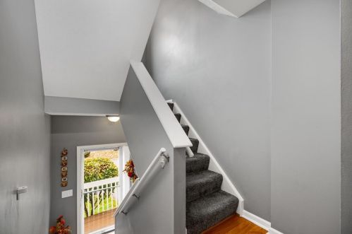 820 Bruton Dr, Gibsonia, PA 15044-9588