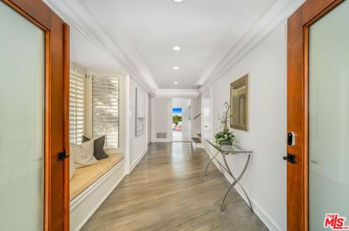 22733 De Kalb Dr, Calabasas CA  91302-4805 exterior