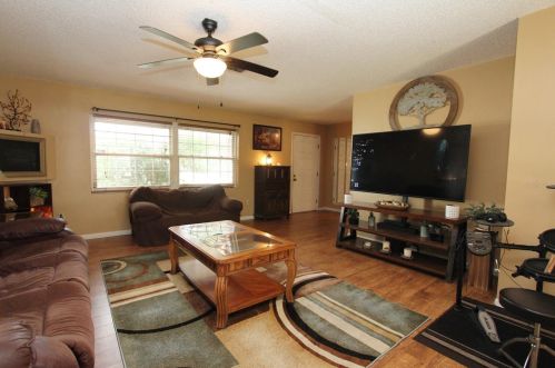 2008 Nemo Dr, Deltona, FL 32725-3942