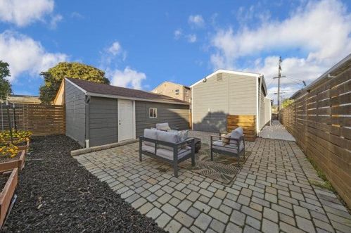 9235 B St, Oakland CA 94603-2416 exterior