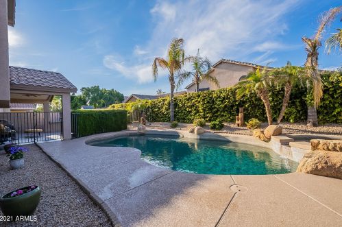 7002 Lone Cactus Dr, Glendale AZ 85308-9508 exterior