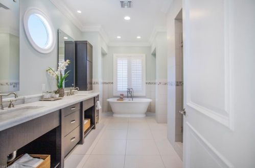 6869 Il Regalo Cir, Naples FL  34109-6818 exterior