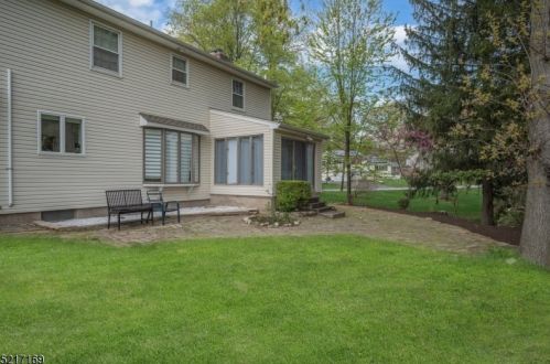30 Friar Rd, Greystone Park NJ  07950-3022 exterior