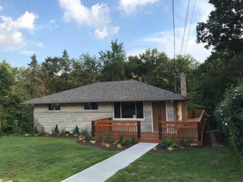 3 Park Dr, Cheswick, PA 15024-9511