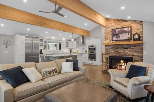 1 Hoitt Dr, Lee, NH 03824-3003