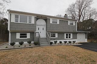 208 Essex Dr, Bricktown, NJ 08723-6502