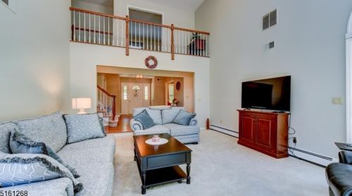 13 Buchannan Way, Flemington NJ  08822-3205 exterior