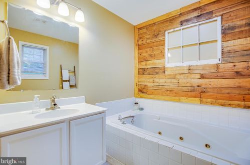 12702 Toll House Rd, Spotsylvania VA  22551-8137 exterior