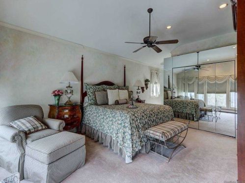 2563 Ocean Ave, North Bellmore NY  11710-3830 exterior