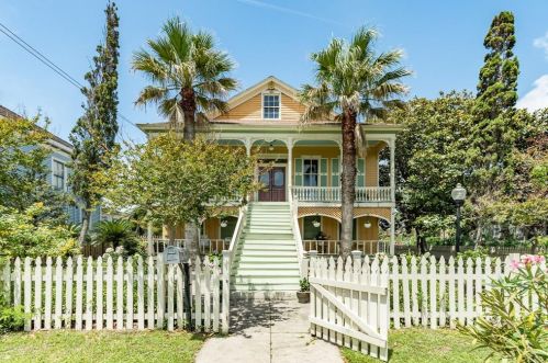 1701 21st St, Galveston TX 77550-4606 exterior