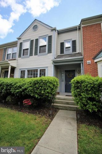 7435 Ridge Oak Ct, Springfield VA  22153-1914 exterior