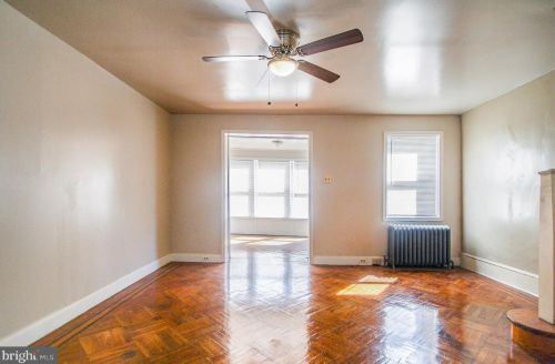 6503 Guyer Ave, Philadelphia PA 19142-2808 exterior