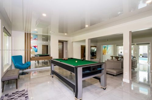 235 6th St, Dania Beach FL  33004-4147 exterior