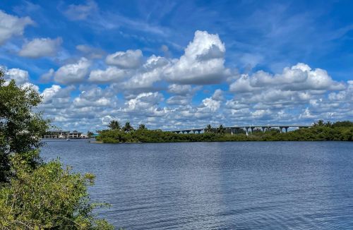 39 Woodland Dr, Vero Beach FL  32962-3701 exterior