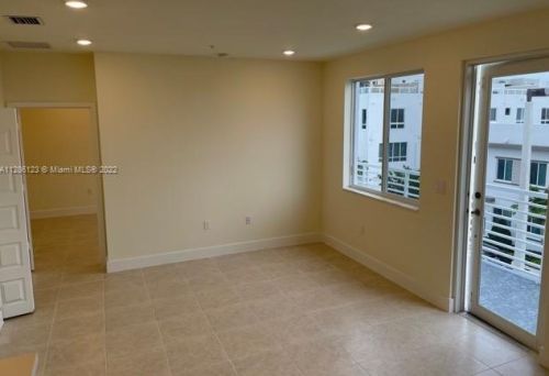 6455 103rd Pl, Miami, FL 33178-2948