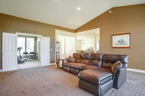 5890 Yuste Ln, Hollister CA  95023-9538 exterior