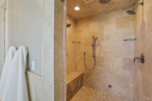 2054 Zinfandel Ct, Vacaville CA  95688-2829 exterior