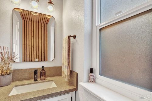 667 Poppy Cir, Vacaville CA  95687-7252 exterior