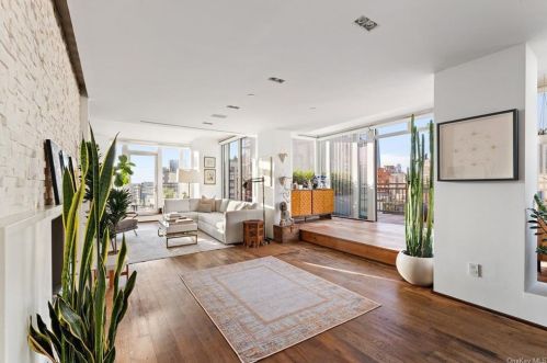 130 19th St, New York, NY 10003-2465