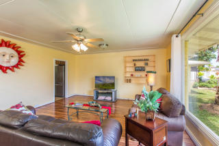 729 Kalolina Pl, Kailua, HI 96734-2091