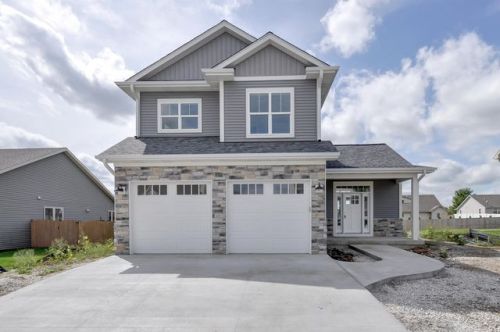 3800 Contessa Ct, Sturtevant, WI 53177-2945