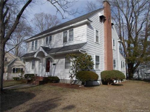30 Gilman St, Putnam, CT 06260-1812
