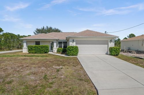 2918 44 St, Lehigh Acres FL 33976-4758 exterior