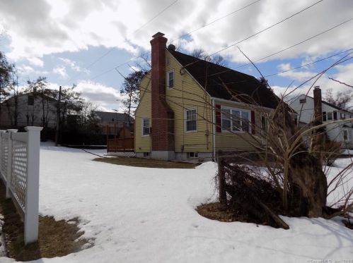 40 Hampton St, New Britain, CT 06053-3210