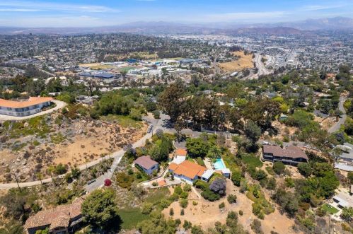 9805 Summit Dr, La Mesa, CA 91941-4397