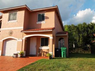 16225 58th Ter, Miami, FL 33193-5652