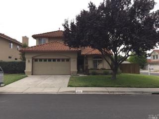 200 Sparrow St, Vacaville, CA 95687-7225